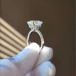 Solid 14k gold 5c oval moissanite ring